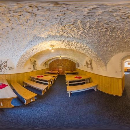 Jindrichovice Apartmany-Zamecka Restaurace מראה חיצוני תמונה